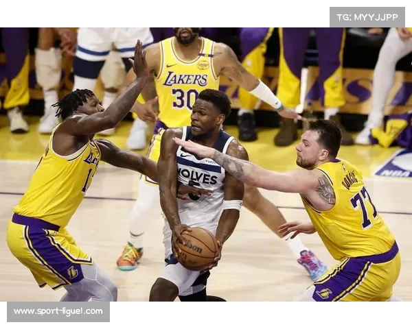 雷迪克谈湖人阵容平衡攻防平衡点轮换策略持续调整